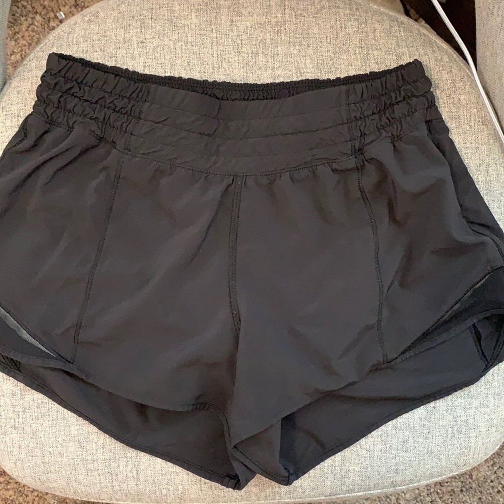 LuluLemon Hotty Hot Shorts High rise 2.5 in.
